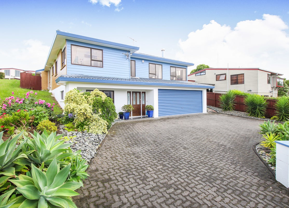 5 Fairbanks Place, Glendene, Auckland - Carousel 1