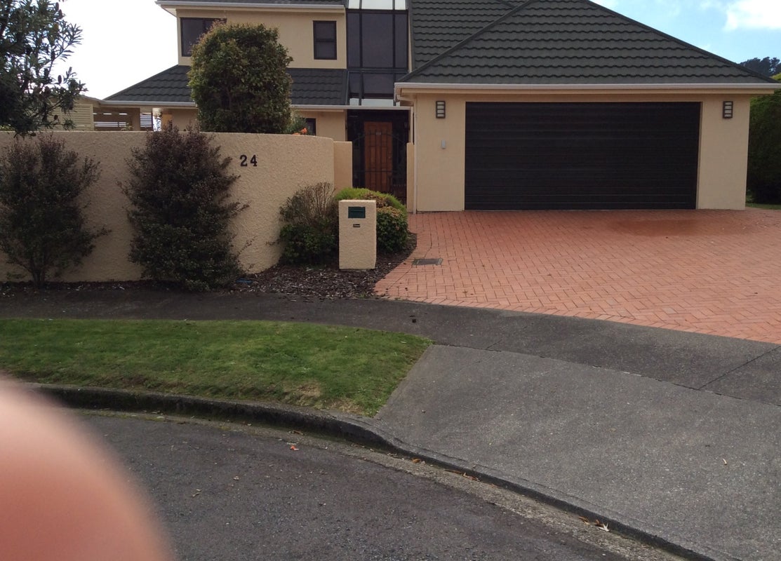 24 Countess Close, Maupuia, Wellington - Carousel 1