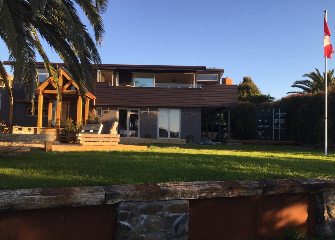 2 Crown Road, Tindalls Beach, Whangaparaoa - Carousel 1