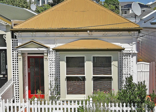 128 Elizabeth Street, Mount Victoria, Wellington - Carousel 1
