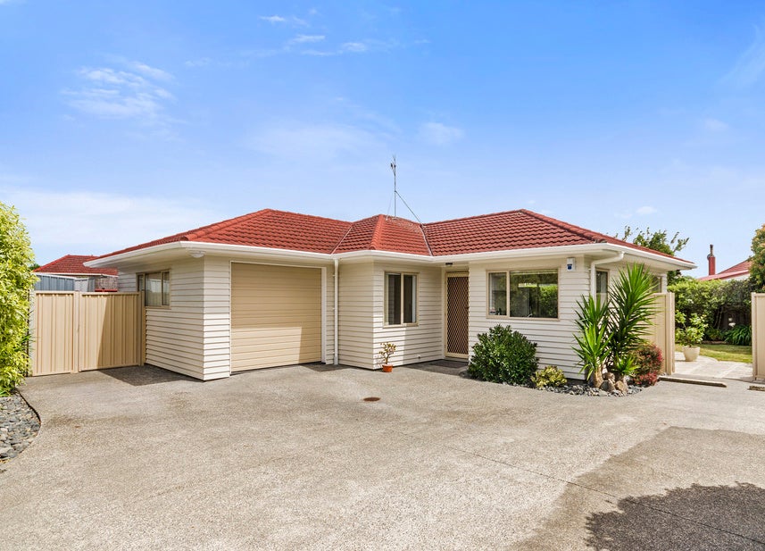 5A Moor Avenue, Te Atatu Peninsula, Auckland - Carousel 1
