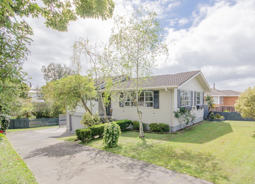 24 Butterworth Drive, Glendene, Auckland - Carousel 1