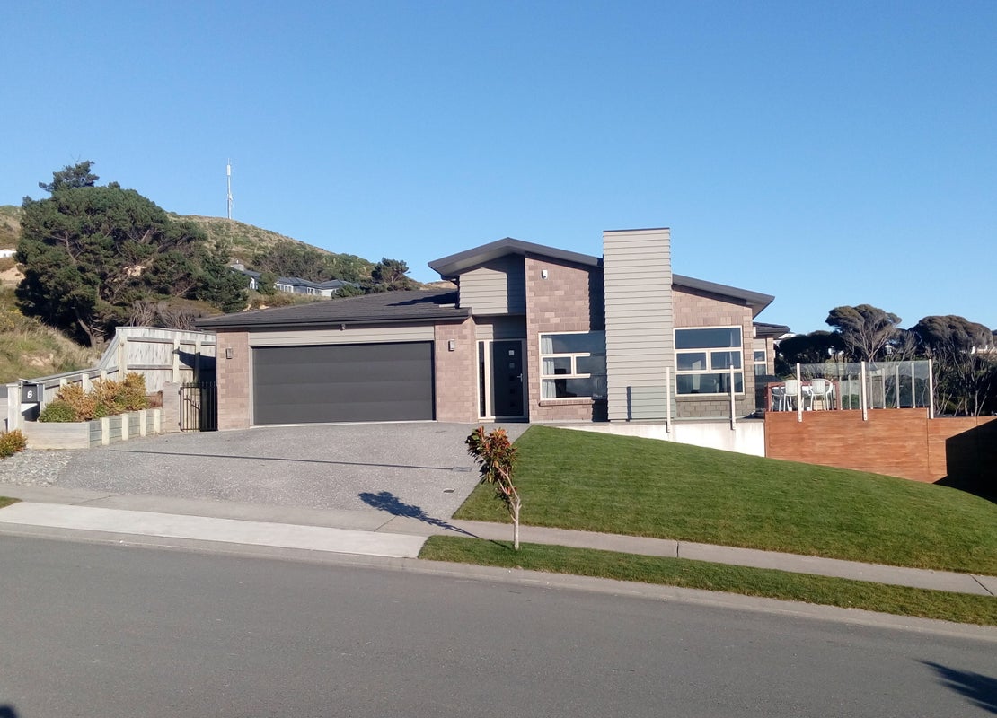 8 The Fjord, Aotea, Porirua - Carousel 1