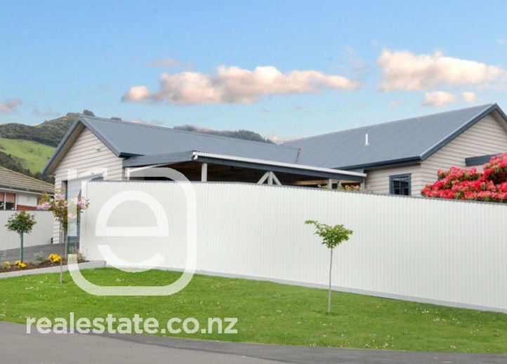 20B Fairview Terrace, Sawyers Bay, Port Chalmers - Carousel 1