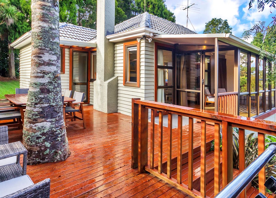 12 Rimutaka Place, Titirangi, Auckland - Carousel 1