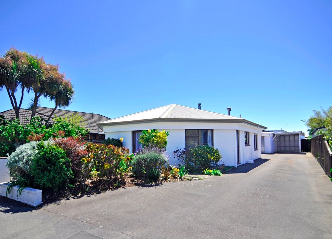 59 Grove Street, The Wood, Nelson - Carousel 1
