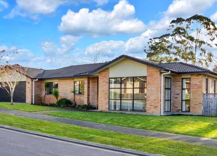 37 Cartmel Avenue, Massey, Auckland - Carousel 1