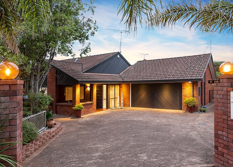 9 Sheffield Place, Botany Downs, Auckland - Carousel 1