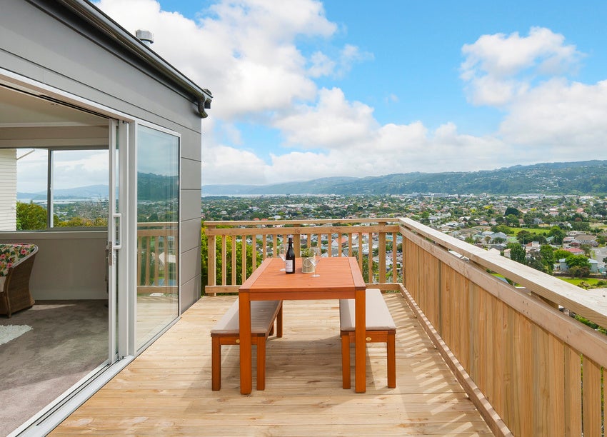 43 Woodvale Grove, Fairfield, Lower Hutt - Carousel 1