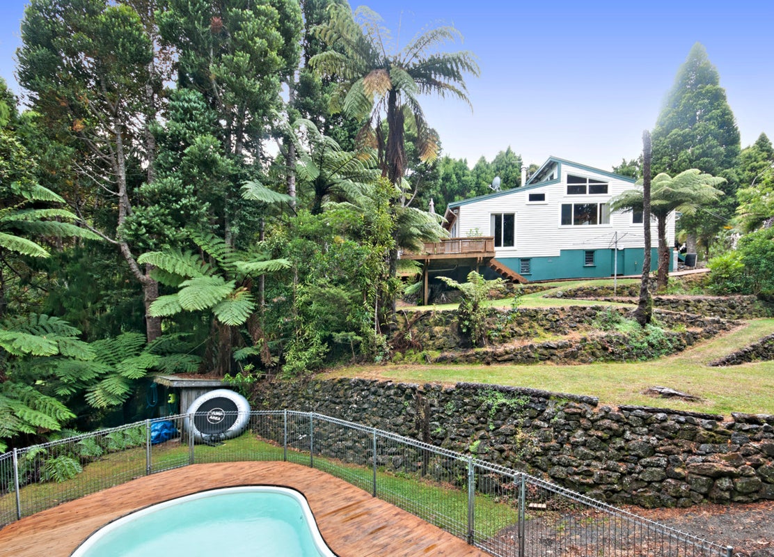 183 Parker Road, Oratia, Auckland - Carousel 1