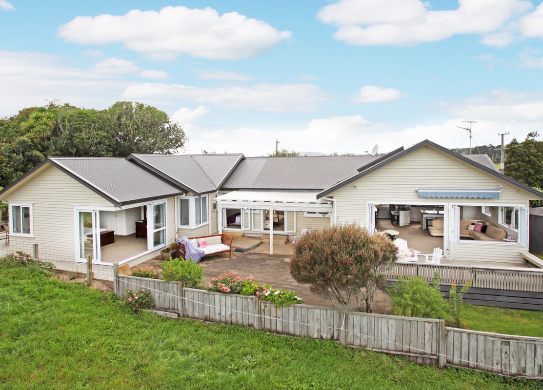 239 Runciman Road, Pukekohe - Carousel 1