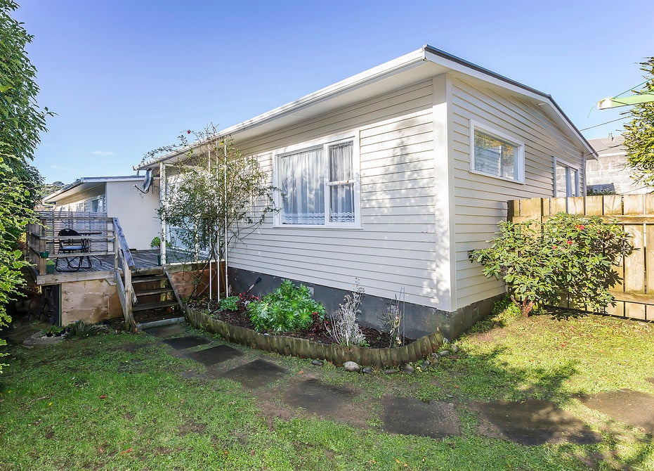 22 Khouri Avenue, Karori, Wellington - Carousel 1