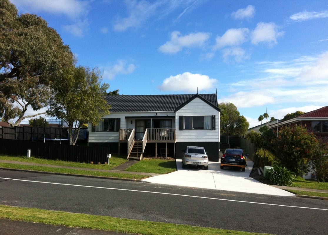 2/2 Galloway Crescent, Farm Cove, Auckland - Carousel 1
