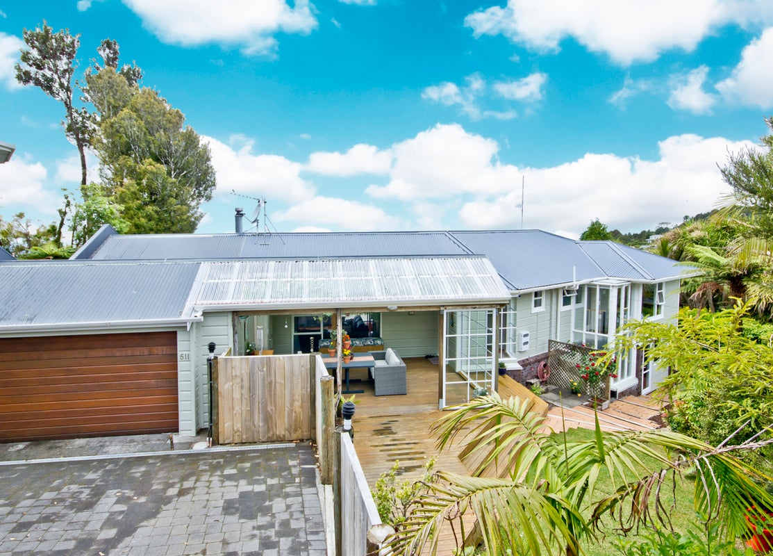 511 Scenic Drive, Waiatarua, Auckland - Carousel 1