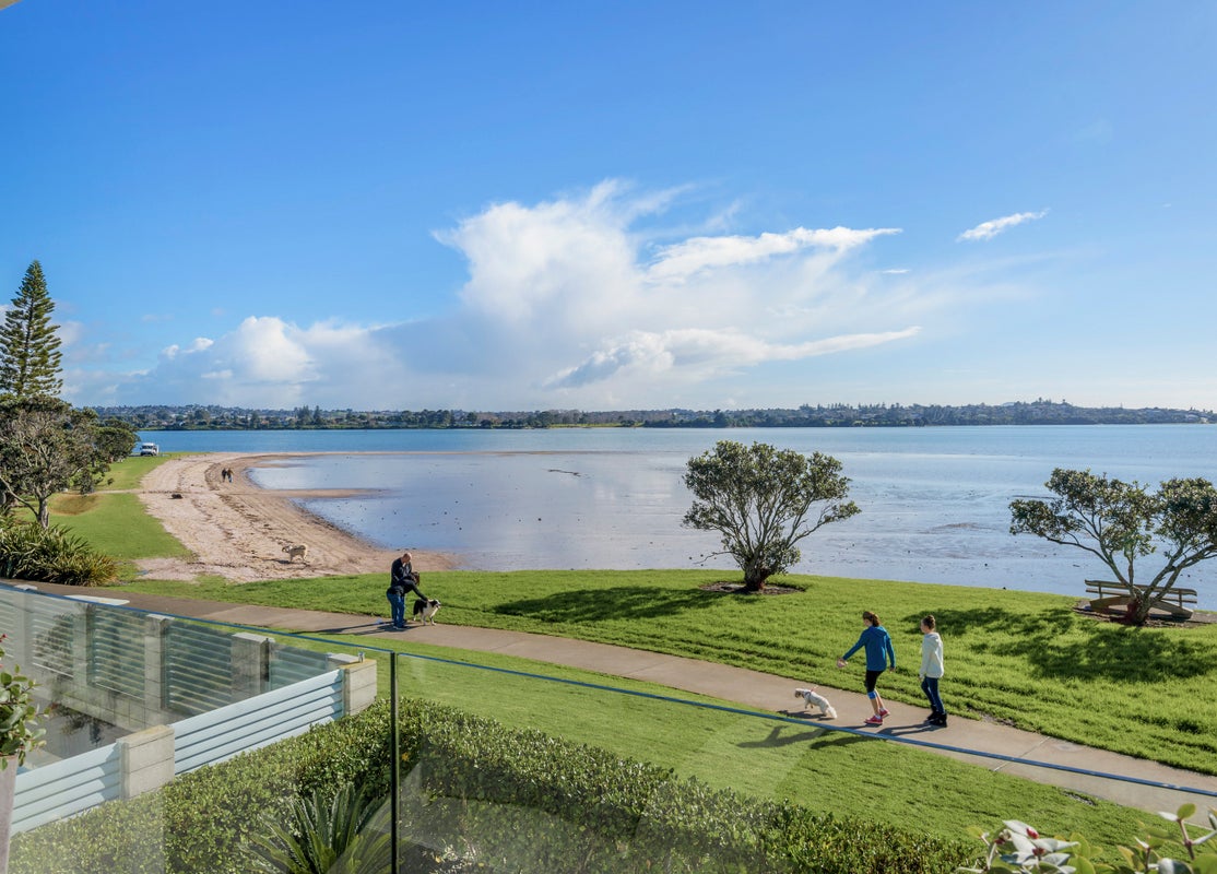 3/42 Bramley Drive, Farm Cove, Auckland - Carousel 1