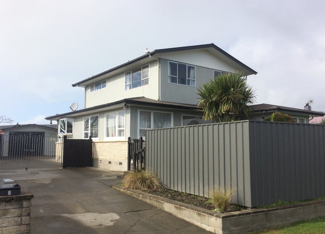 7 Freyberg Avenue, Tamatea, Napier - Carousel 1