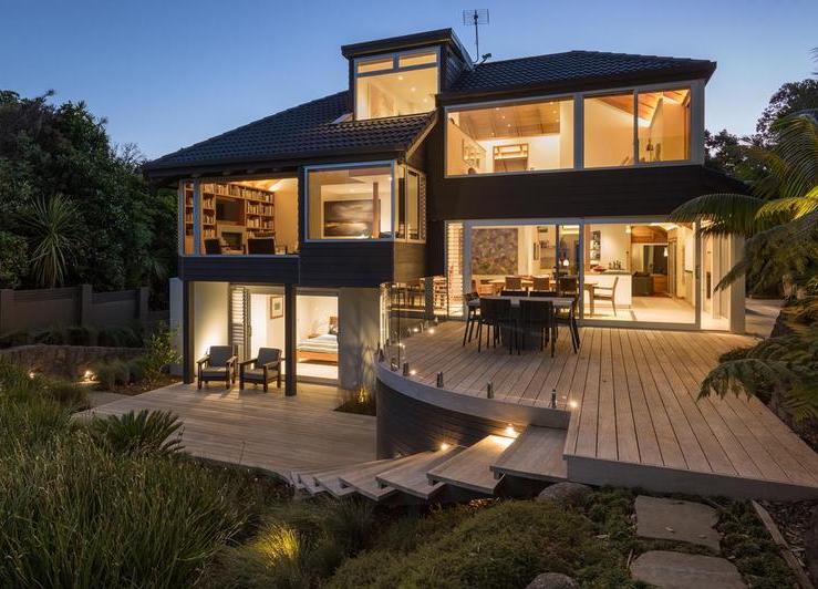 16A The Esplanade, Castor Bay, Auckland - Carousel 1