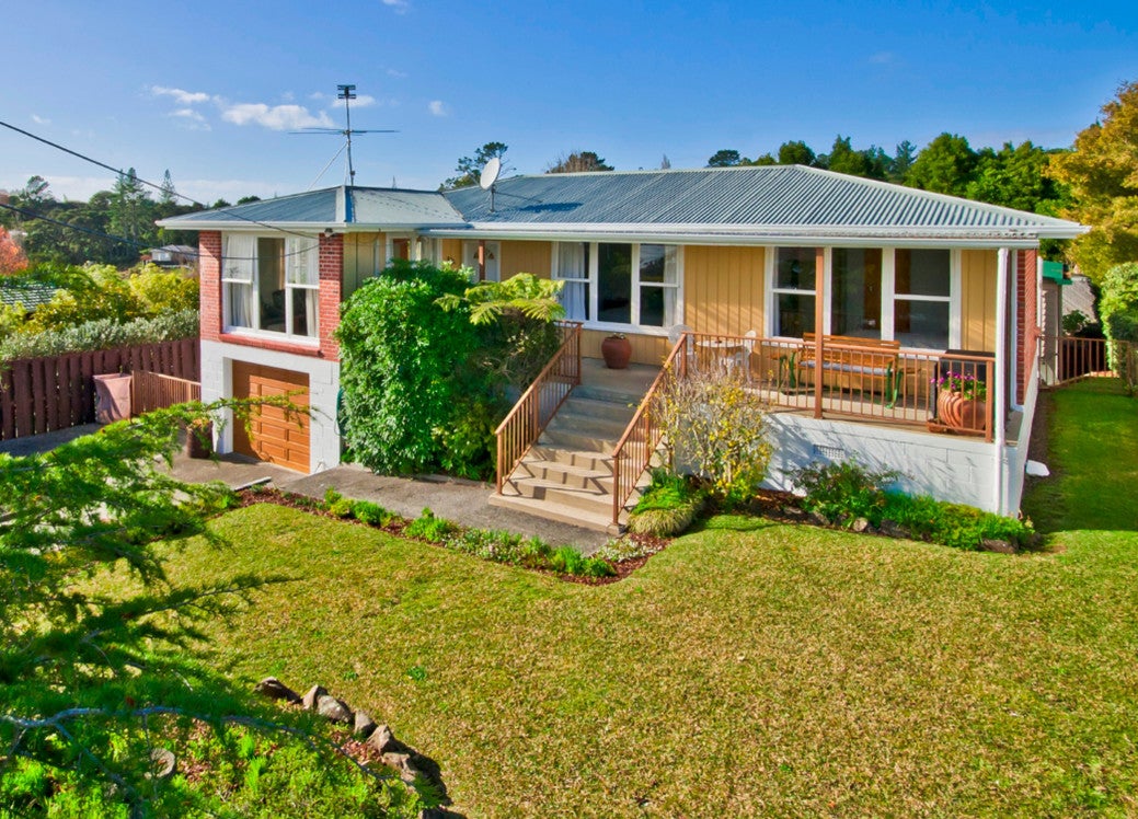 544 West Coast Road, Oratia, Auckland - Carousel 1
