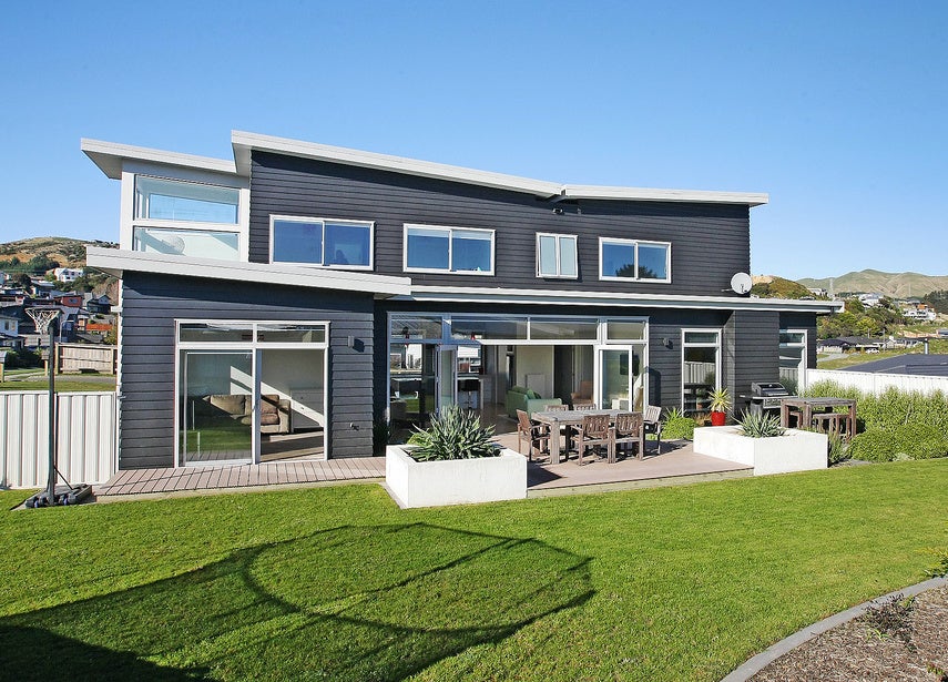 23 Flotilla Place, Whitby, Porirua - Carousel 1