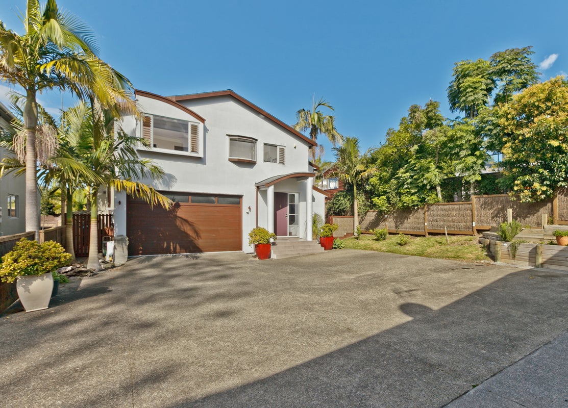 11A Aberdeen Road, Castor Bay, Auckland - Carousel 1