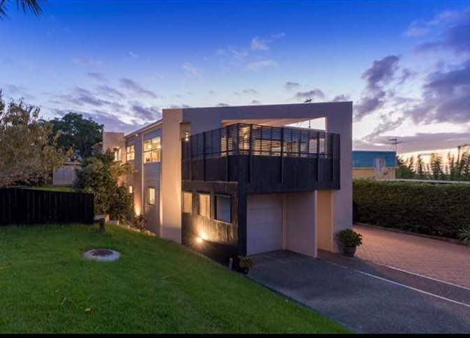 6 Charles Dickens Drive, Mellons Bay, Auckland - Carousel 1