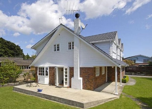 6 Patricia Place, Hillpark, Auckland - Carousel 1