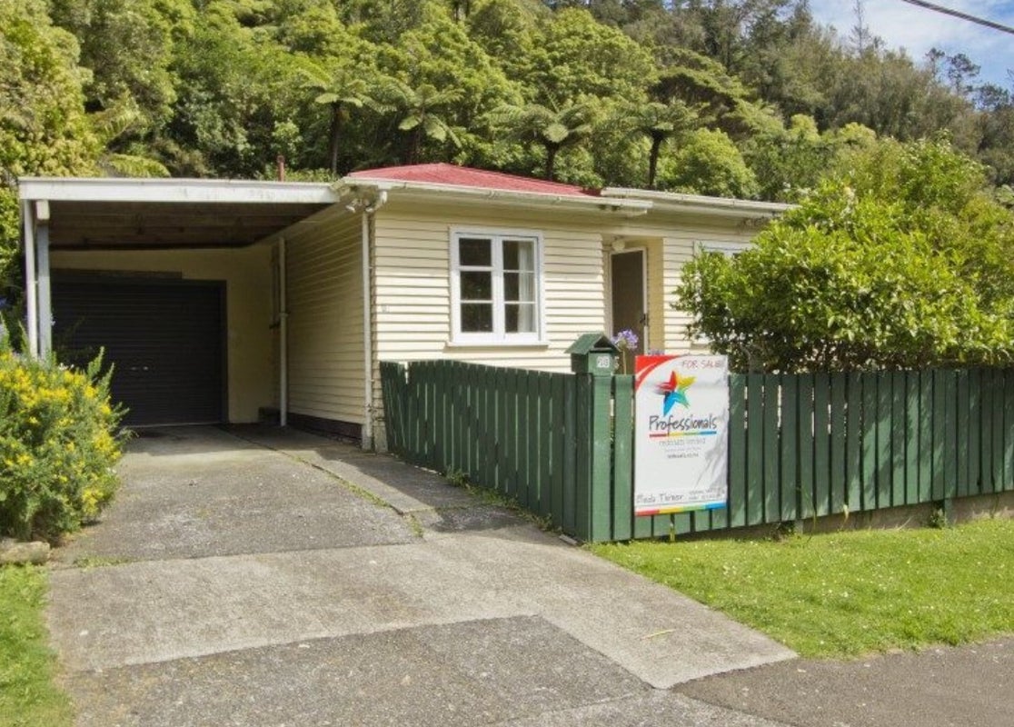 68 Sunny Grove, Wainuiomata, Lower Hutt - Carousel 1