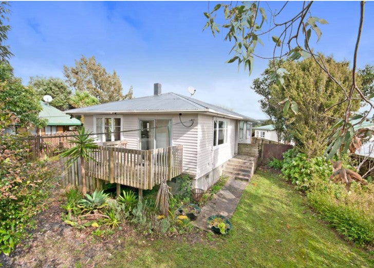 176 Glengarry Road, Glen Eden, Auckland - Carousel 1