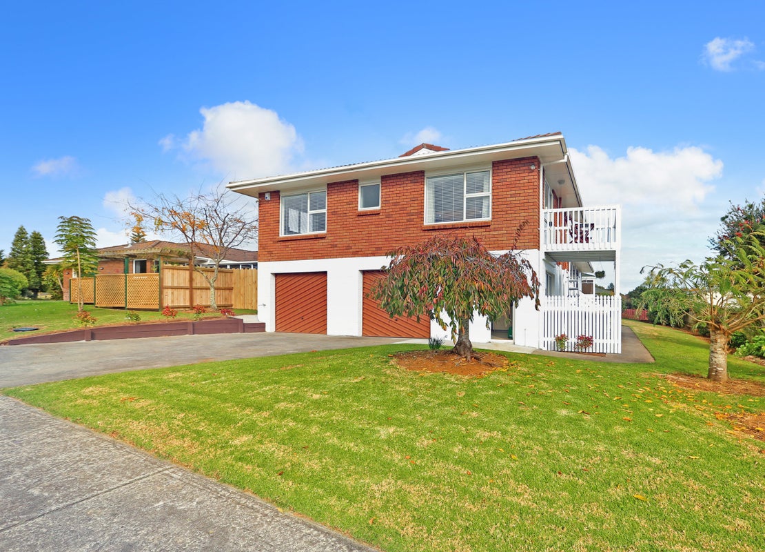 4 Tuakura Way, The Gardens, Auckland - Carousel 1