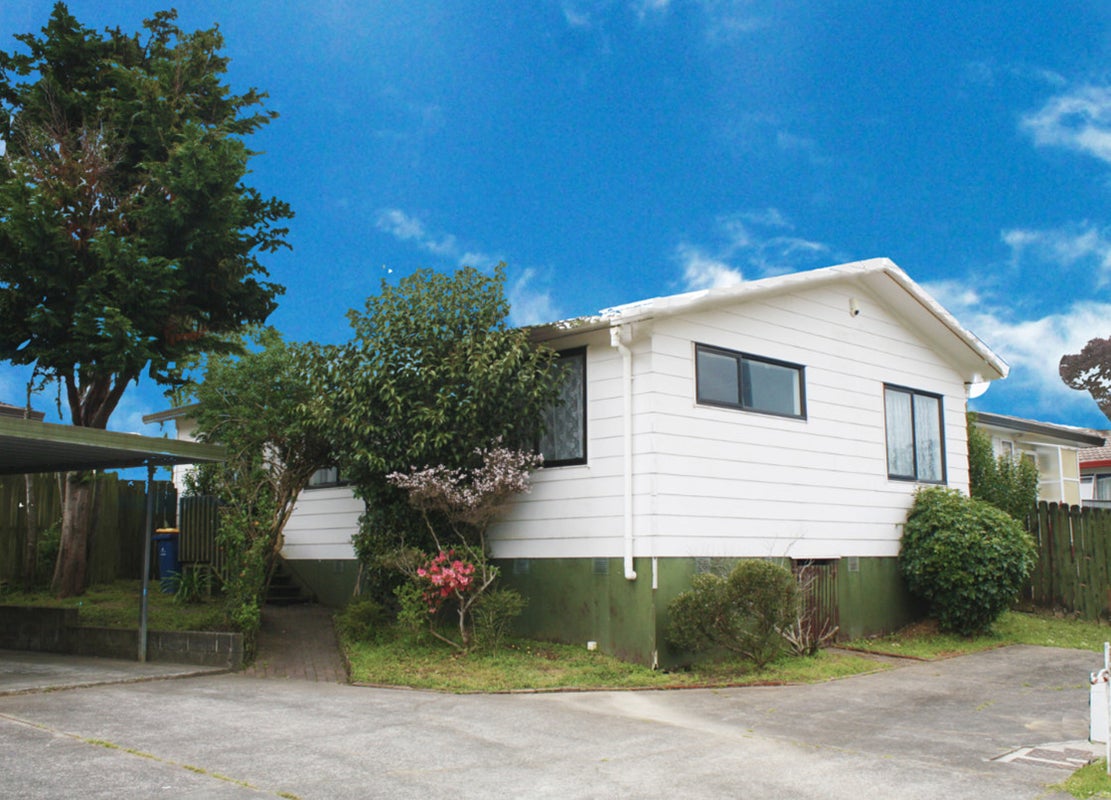 1/239 Waitemata Drive, Ranui, Auckland - Carousel 1