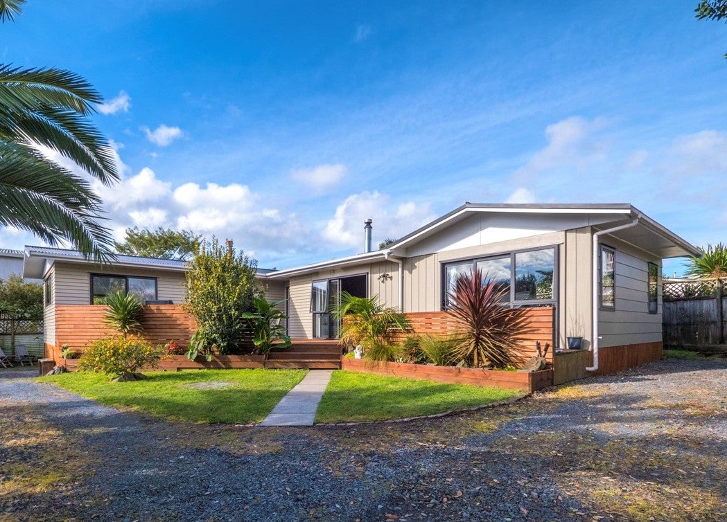 9A GARELJA RD, Henderson, Auckland - Carousel 1