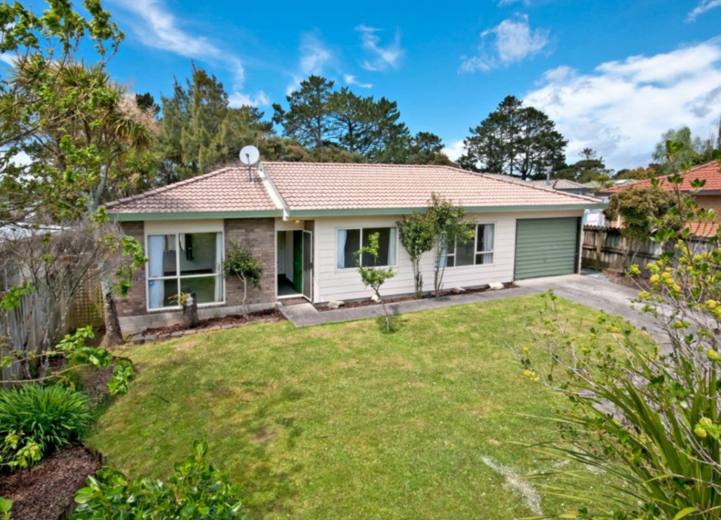 102 Glen Road, Ranui, Auckland - Carousel 1