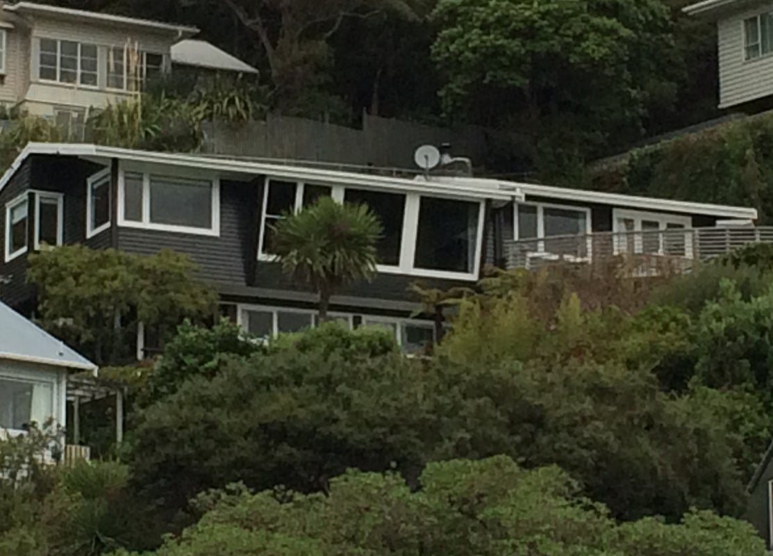 12 Manuka Terrace, Eastbourne, Lower Hutt - Carousel 1