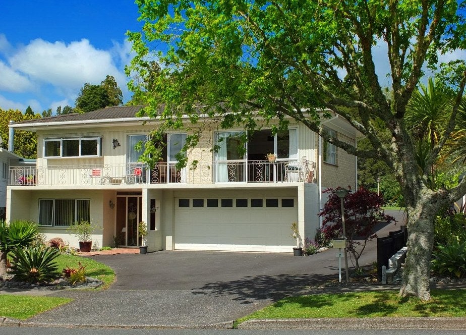 7 Ranfurly Place, Kamo, Whangarei - Carousel 1