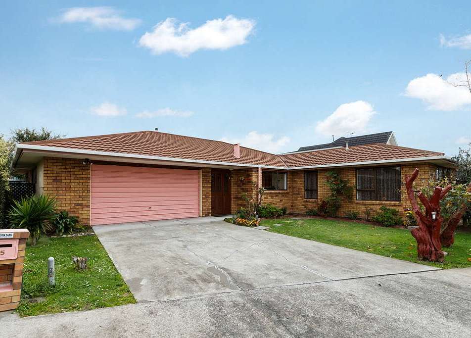 5 Hill Court, Awapuni, Palmerston North - Carousel 1