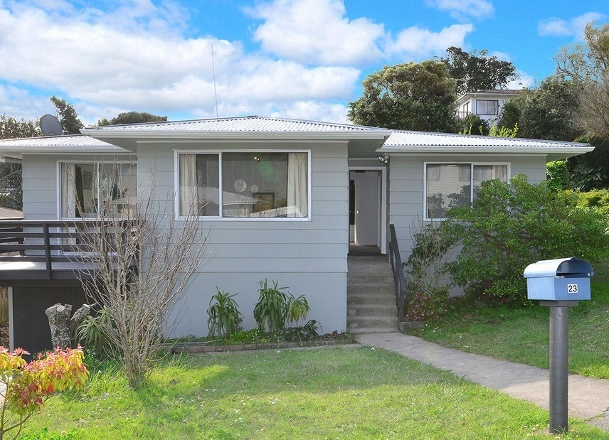 23 Sispara Place, Beach Haven, Auckland - Carousel 1