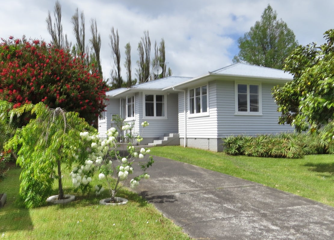 11 Sylvia Road, Hillcrest, Auckland - Carousel 1