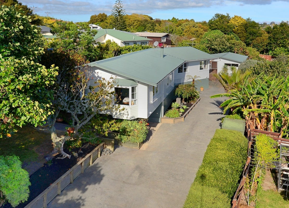 1/42 Target Road, Totara Vale, Auckland - Carousel 1
