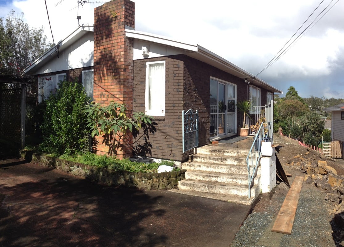 6 Peach Road, Glenfield, Auckland - Carousel 1