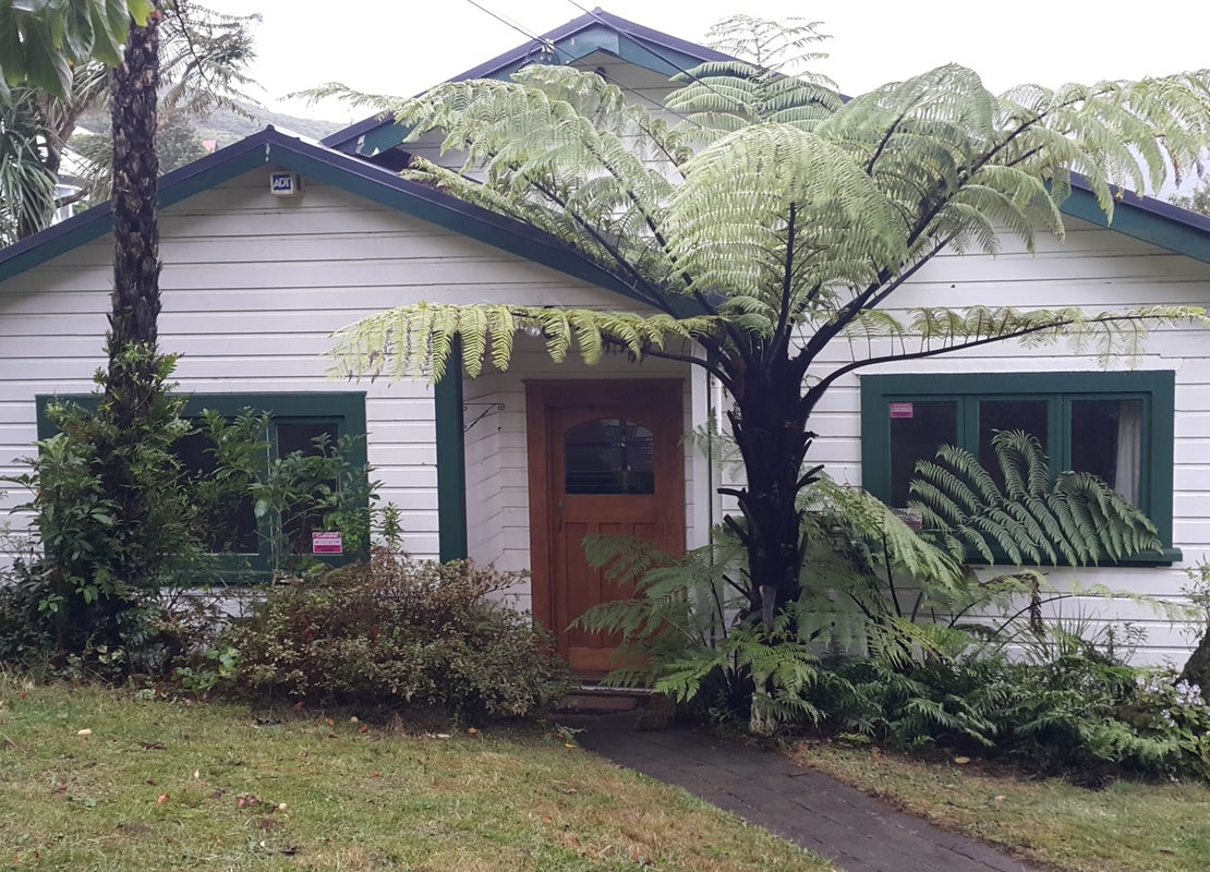 10 Makererua Street, Ngaio, Wellington - Carousel 1
