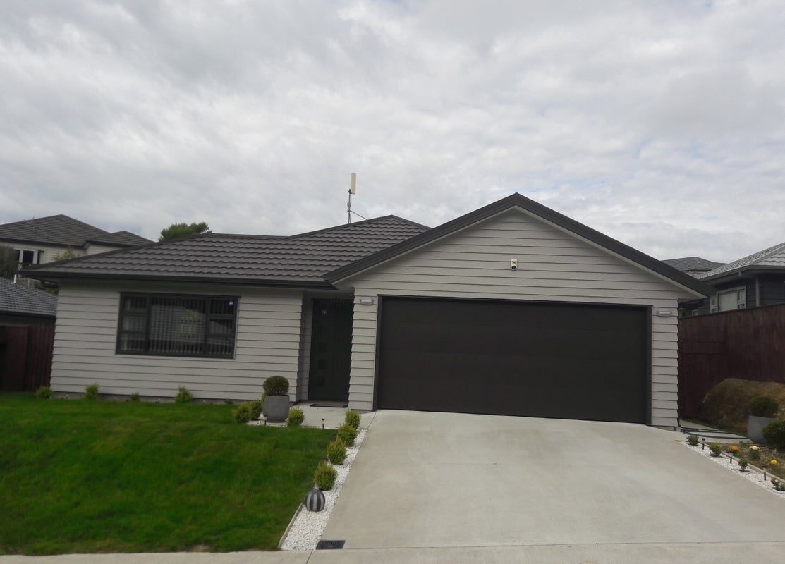 7 Spritsail Place, Whitby, Porirua - Carousel 1