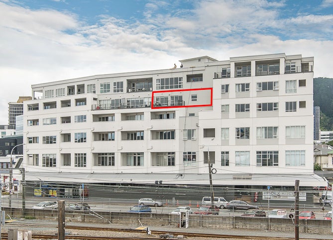 411/107 Thorndon Quay, Pipitea, Wellington - Carousel 1