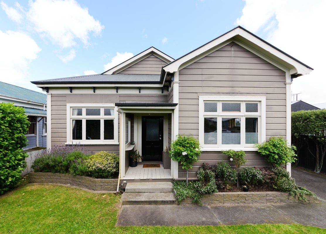 16 Waldegrave Street, Palmerston North, Palmerston North - Carousel 1