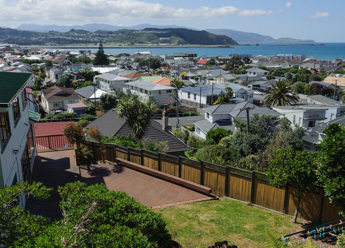 130A Queens Dr, Lyall Bay, Wellington - Carousel 1