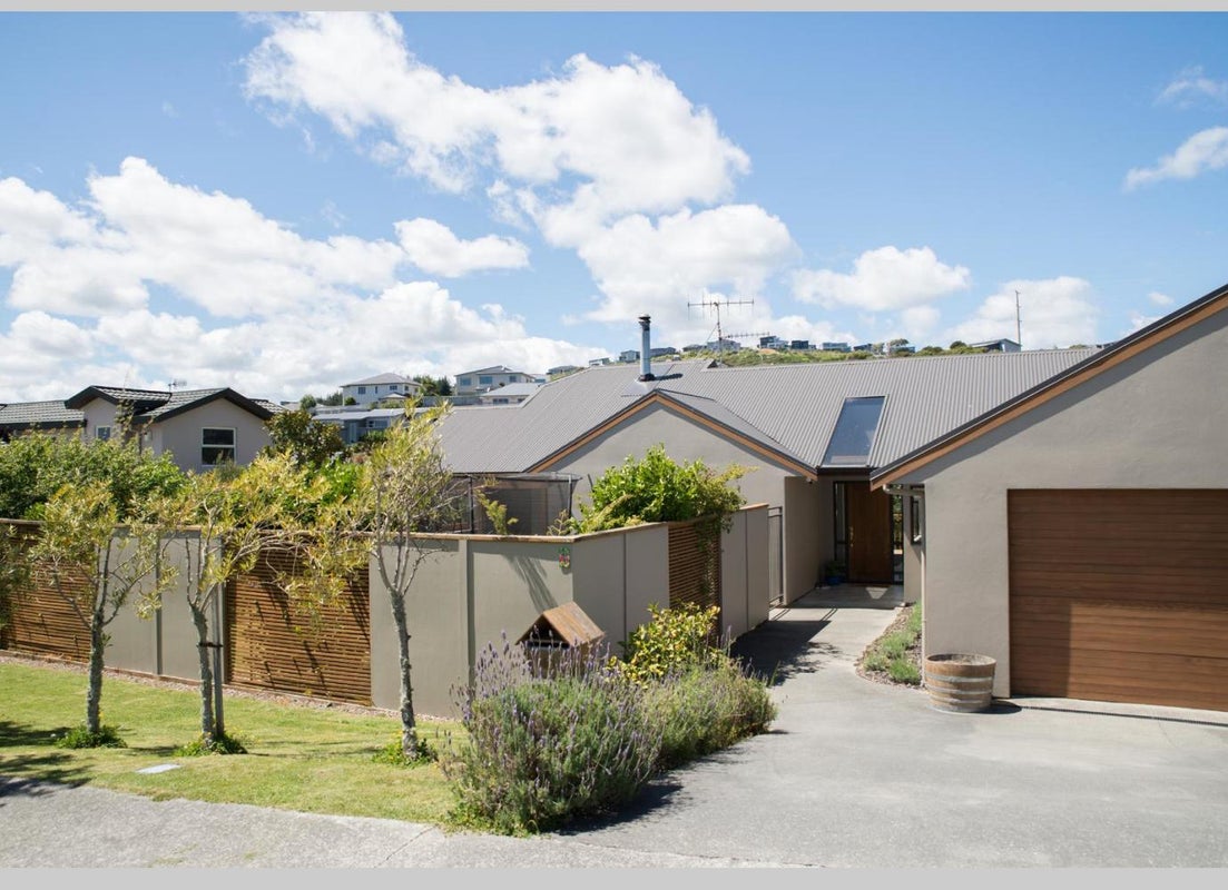 45 Navigation Drive, Whitby, Porirua - Carousel 1