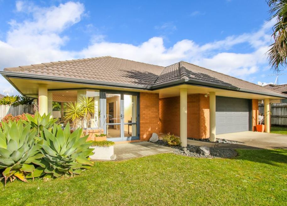 14 Ballydonegan Rise, East Tamaki, Auckland - Carousel 1