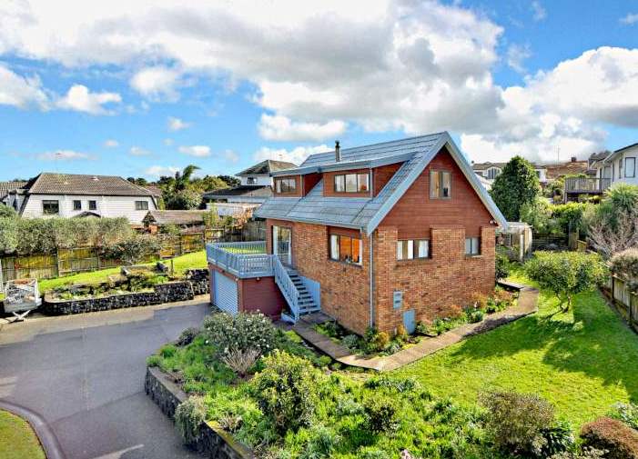 7 Cantua Close, Totara Heights, Auckland - Carousel 1
