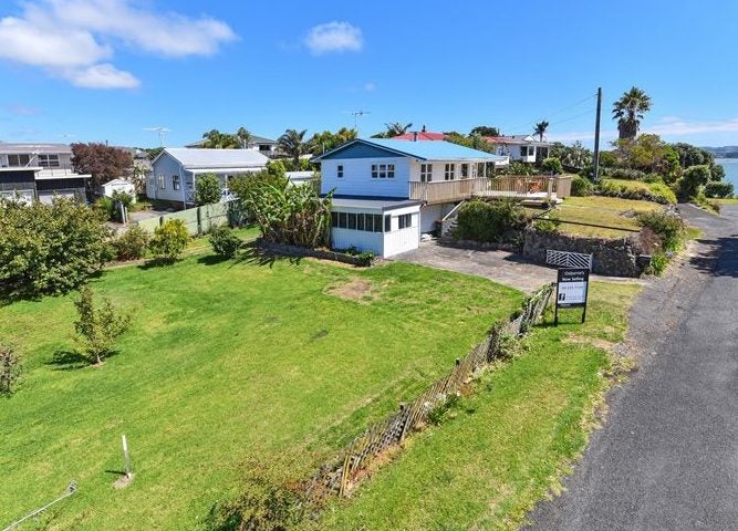 17A Keven Road, Clarks Beach, Pukekohe - Carousel 1