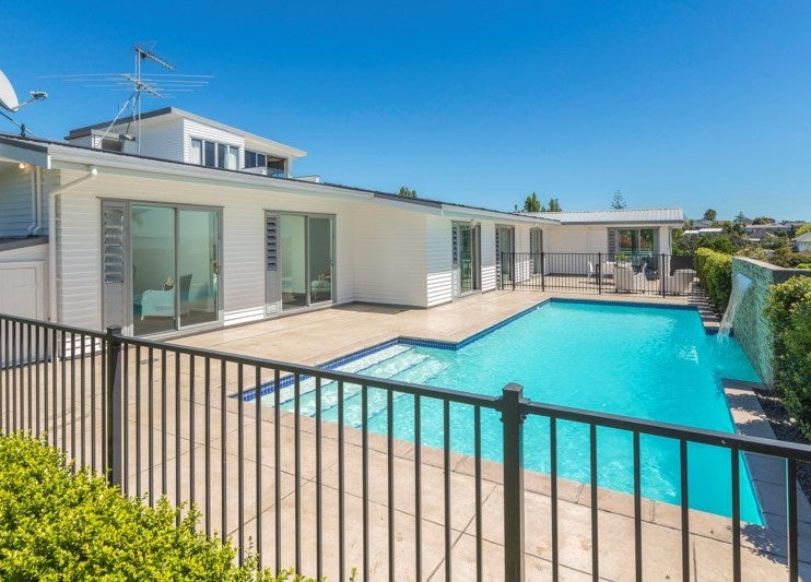 8 Hopkins Crescent, Kohimarama, Auckland - Carousel 1