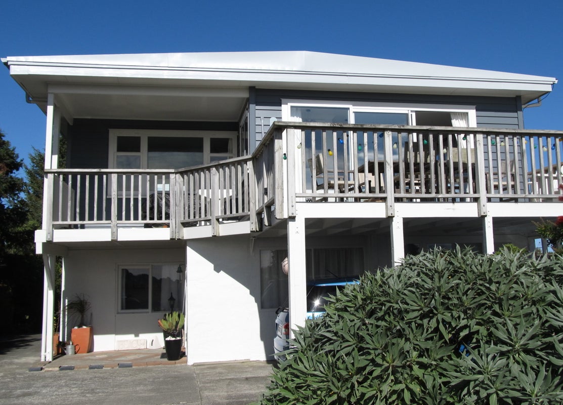 13 Eatwell Avenue, Paraparaumu Beach, Paraparaumu - Carousel 1
